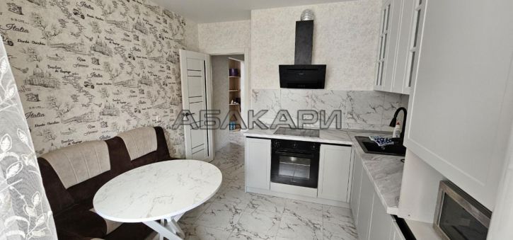 2-комн квартира улица Авиаторов, 42