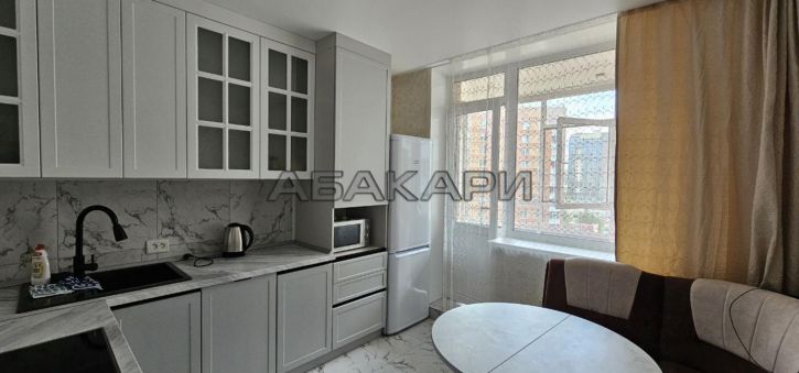 2-комн квартира улица Авиаторов, 42