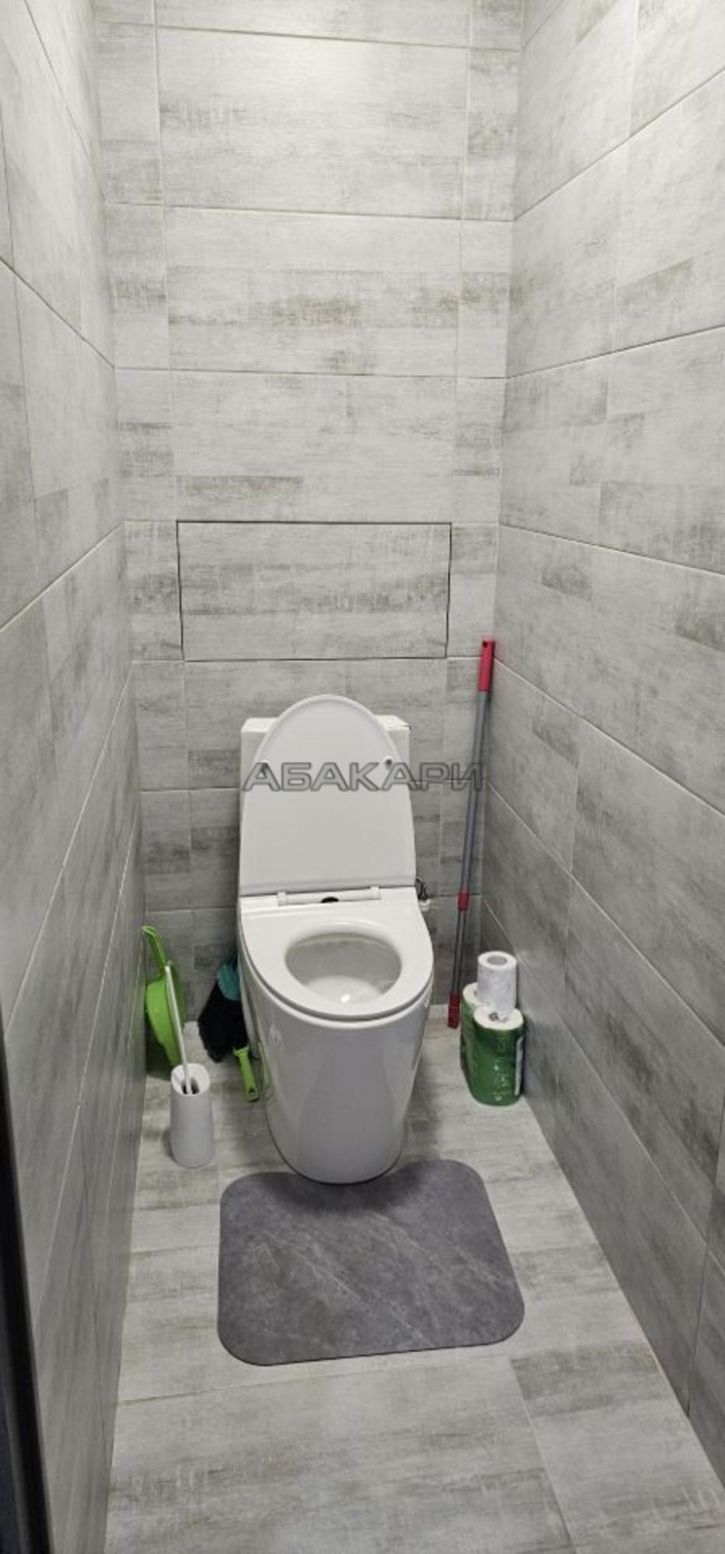 2-комн квартира улица Авиаторов, 42