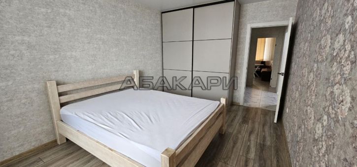 2-комн квартира улица Авиаторов, 42