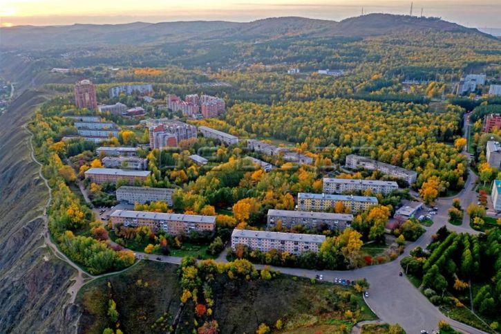 Комната Академгородок, 12