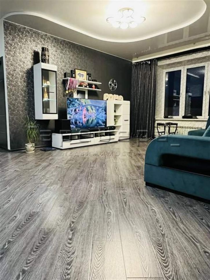 3-комн квартира Навигационная, 17