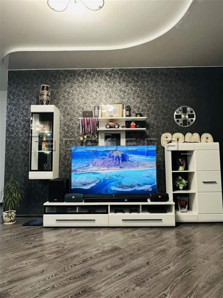 3-комн квартира Навигационная, 17
