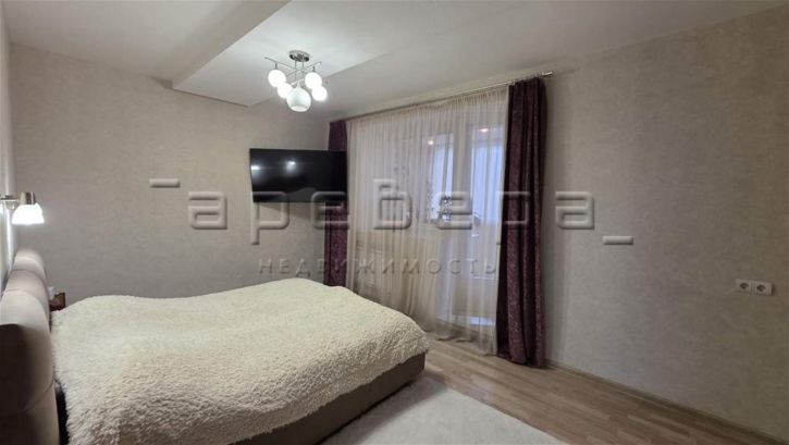 4-комн квартира Авиаторов, 29