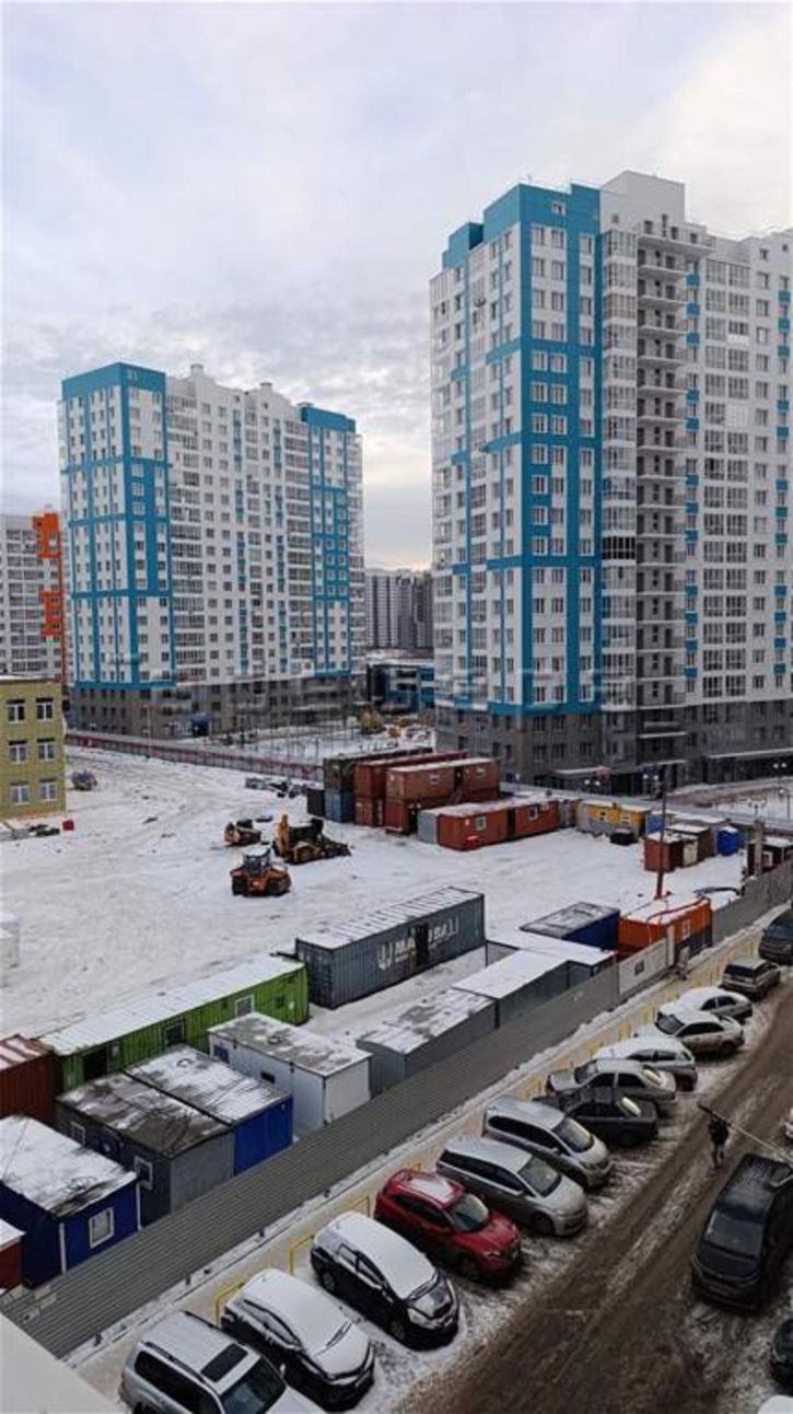 3-комн квартира Лесников, 49
