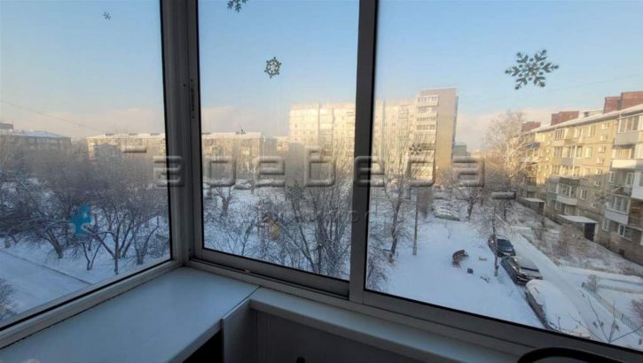 3-комн квартира 60 лет Октября, 32
