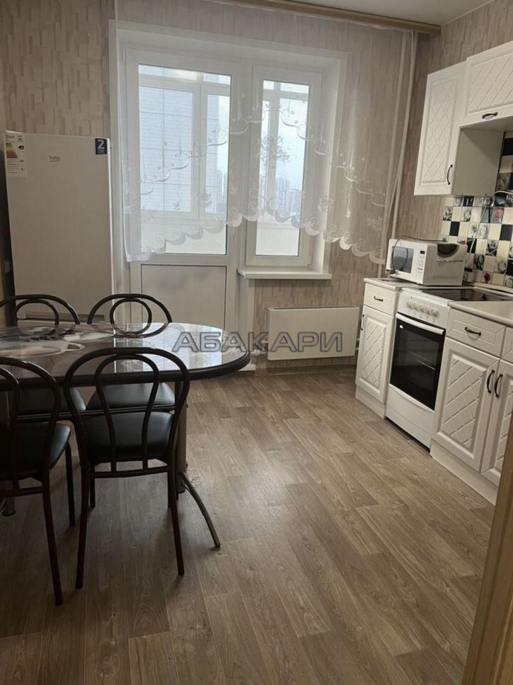 2-комн квартира улица Партизана Железняка, 55