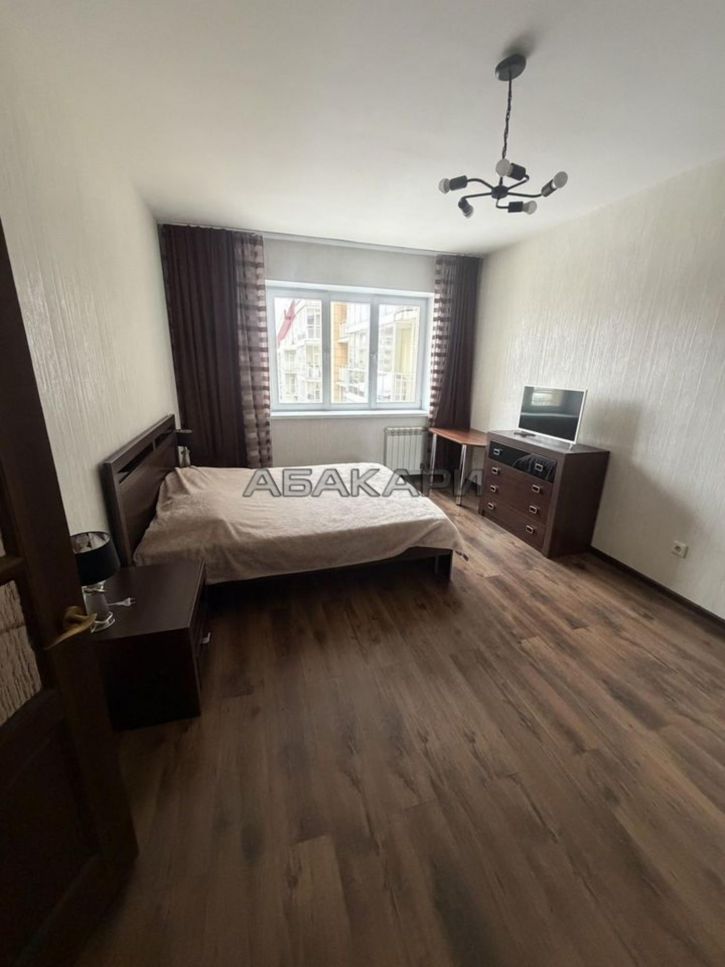 1-комн квартира улица Авиаторов, 23