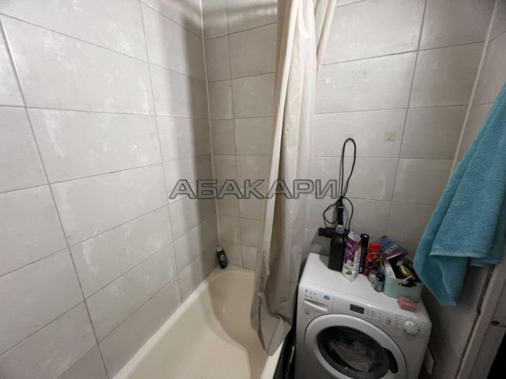 2-комн квартира улица Анатолия Гладкова, 8А