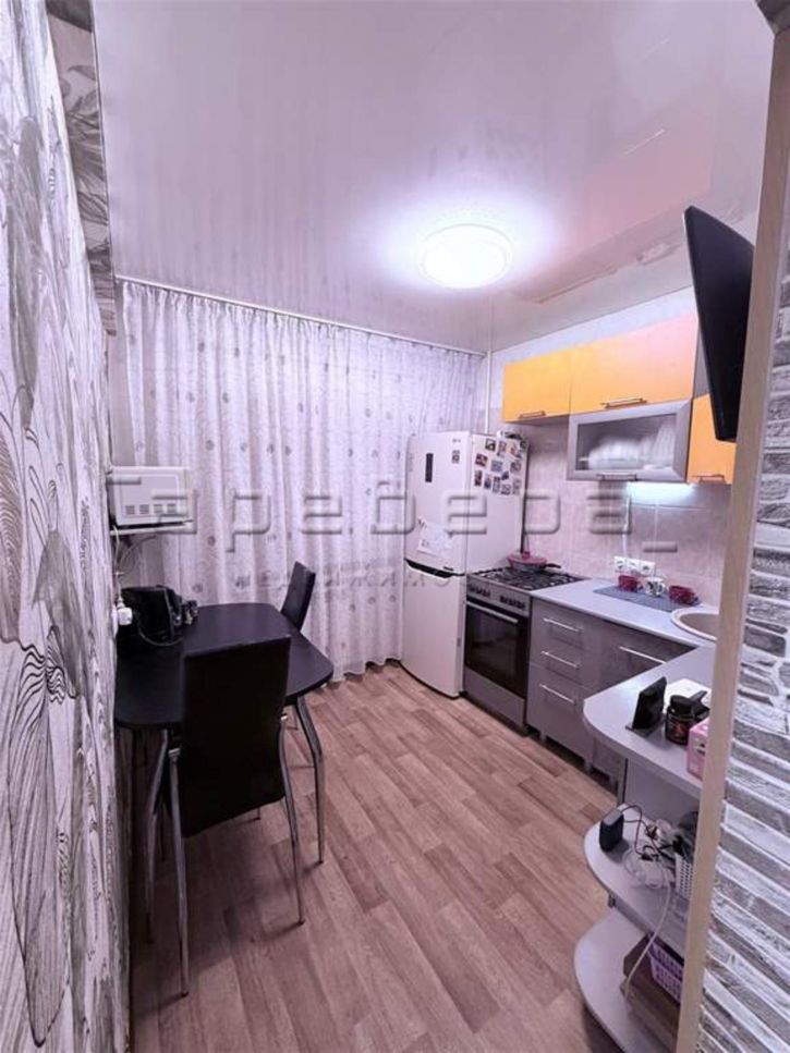 2-комн квартира Щорса, 4