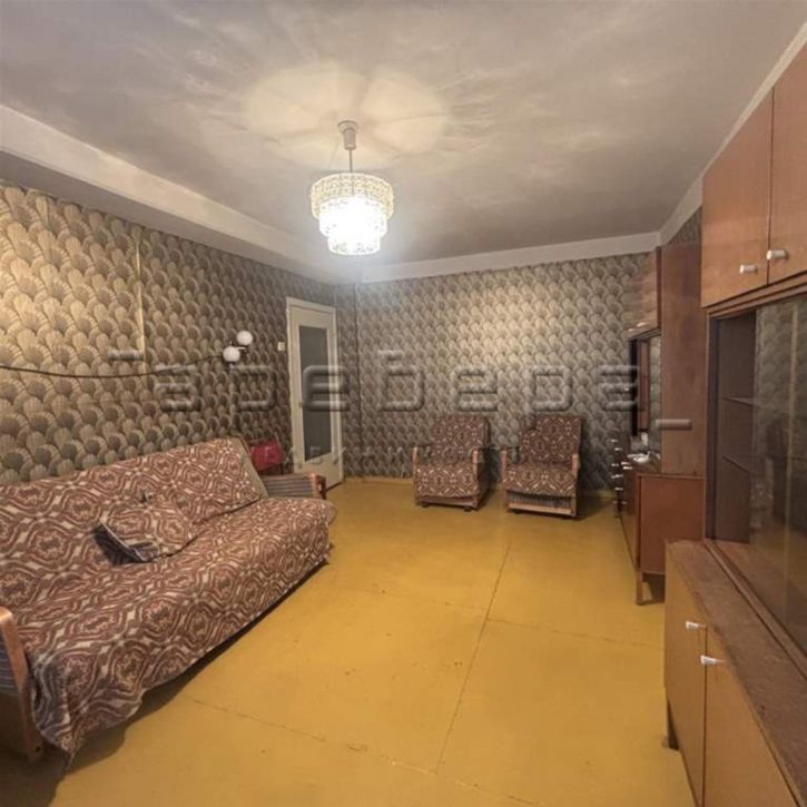 3-комн квартира 60 лет Октября, 40