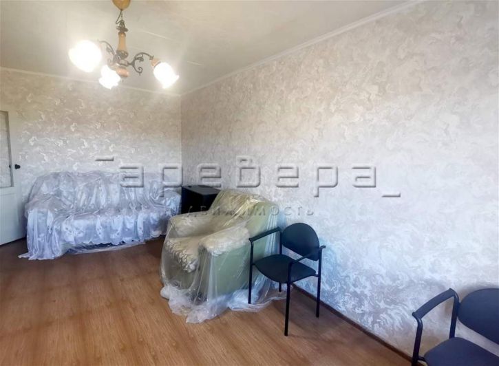 1-комн квартира Шахтеров, 12