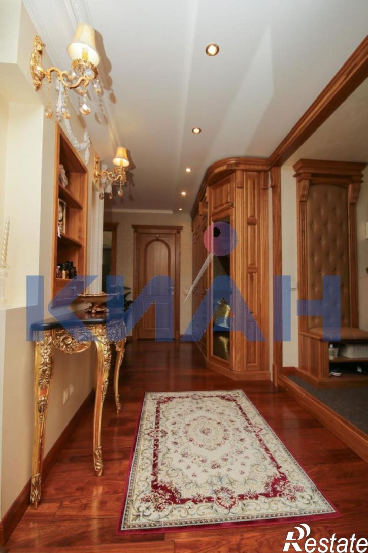5-комн квартира Ады Лебедевой ул., 66