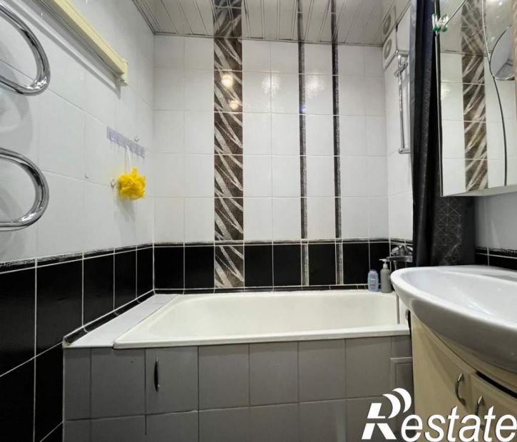 4-комн квартира Свердловская, 21а