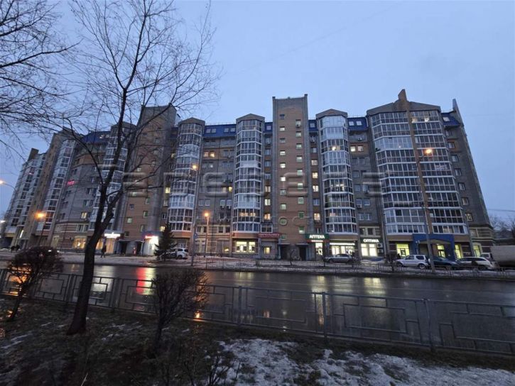 3-комн квартира Судостроительная, 90