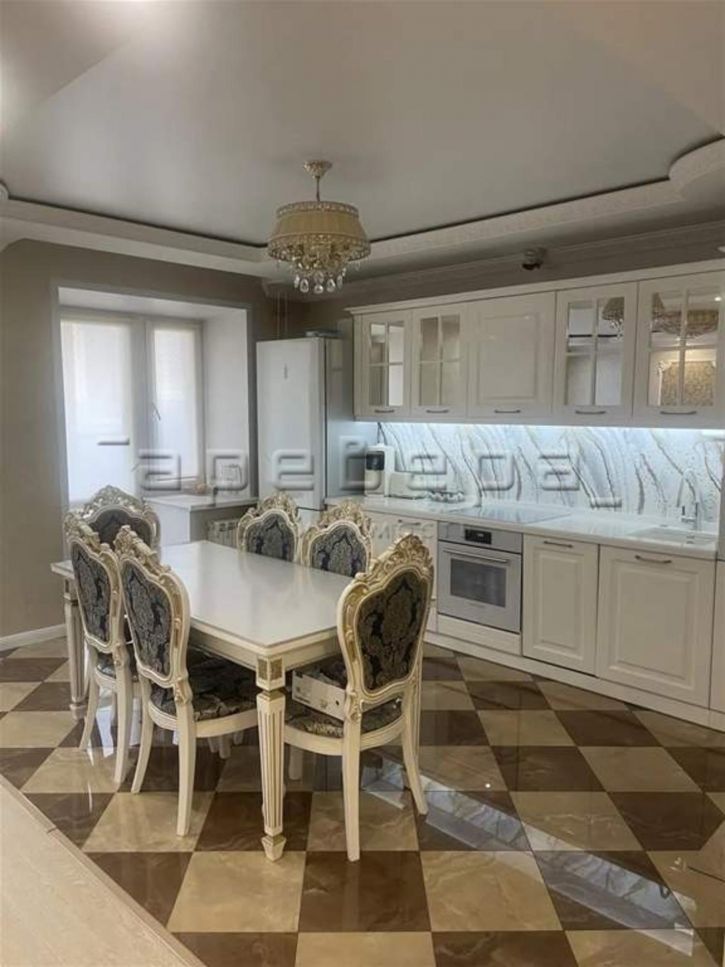 3-комн квартира Молокова, 28