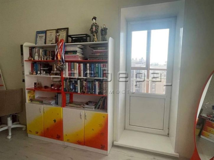 3-комн квартира 78 Добровольческой Бригады, 32