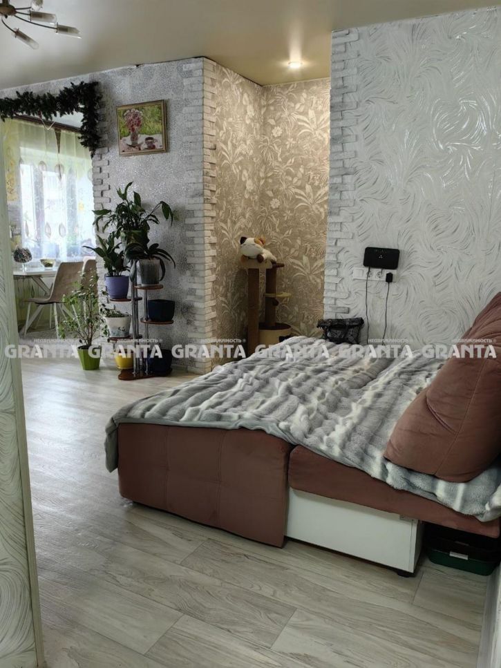 3-комн квартира ул 60 лет Октября, 33