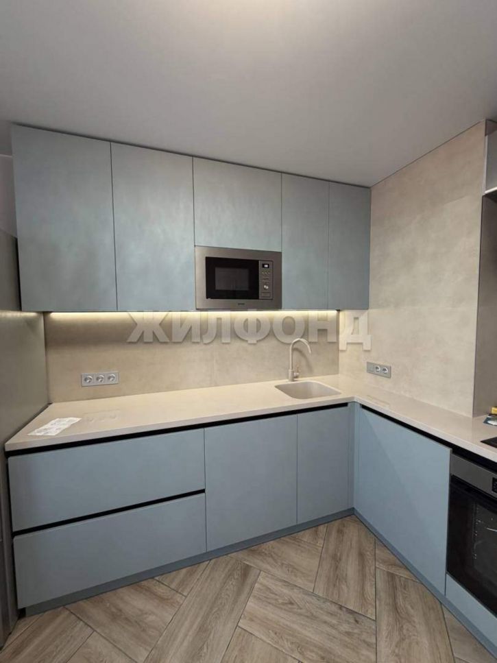 2-комн квартира Авиаторов улица, д.42