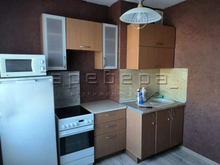 1-комн квартира Серова, 8