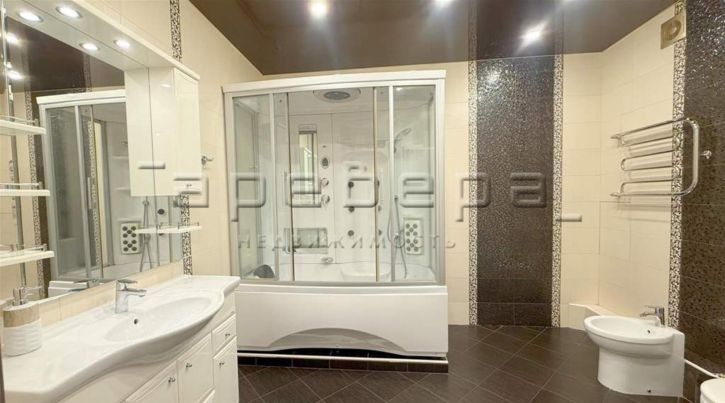 2-комн квартира Авиаторов, 41