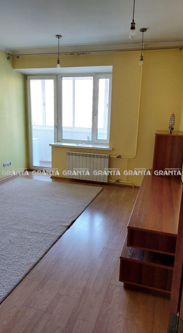 3-комн квартира ул Взлетная, 1