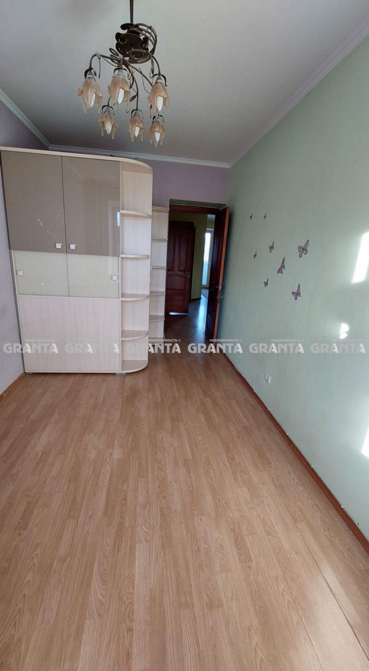 3-комн квартира ул Взлетная, 1