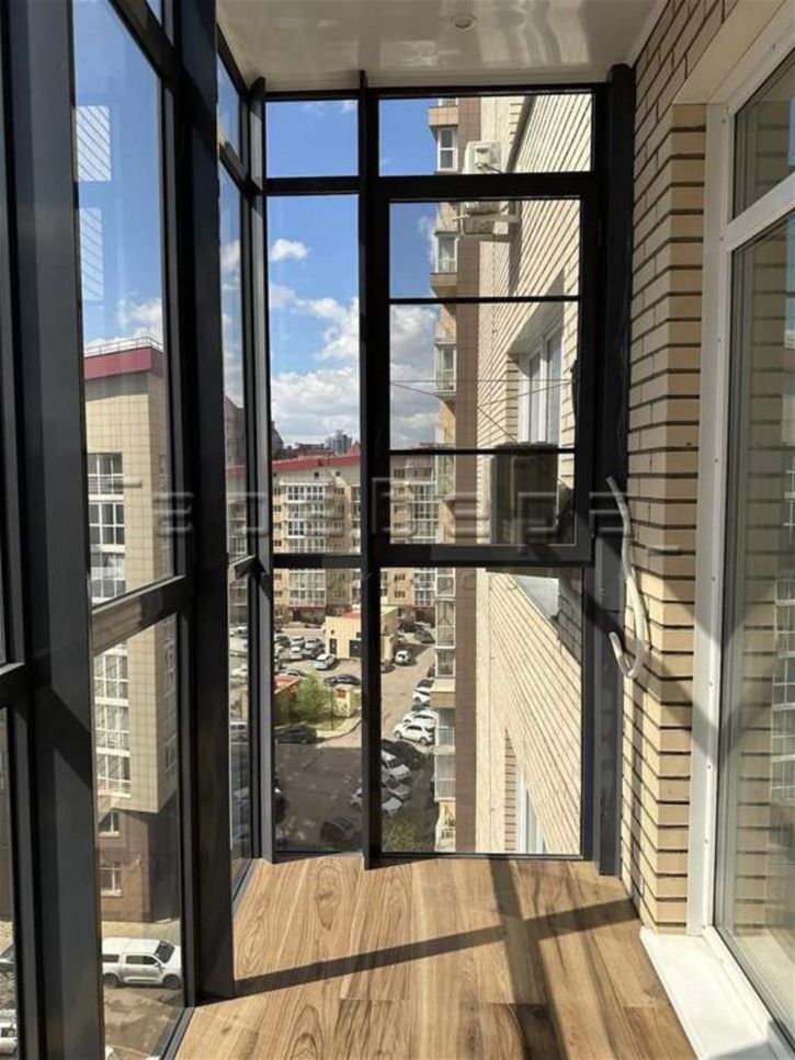 2-комн квартира Авиаторов, 21