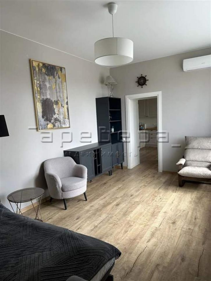 2-комн квартира Авиаторов, 21