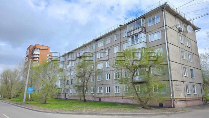 3-комн квартира Коммунальная, 18