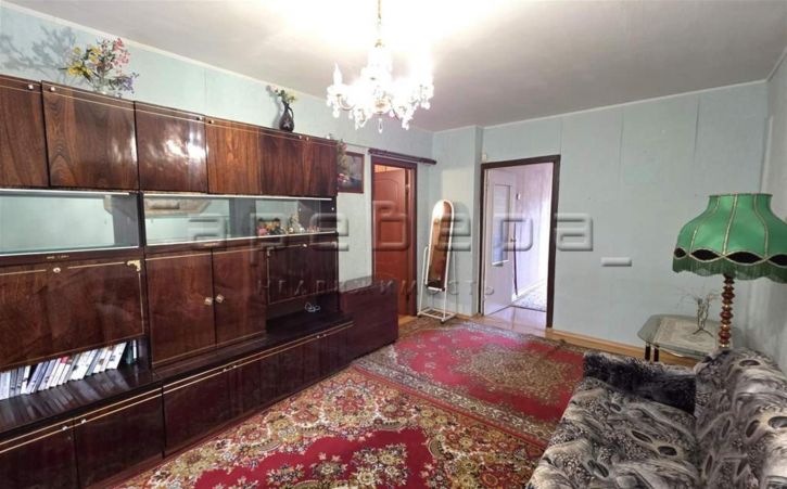 3-комн квартира Коммунальная, 18