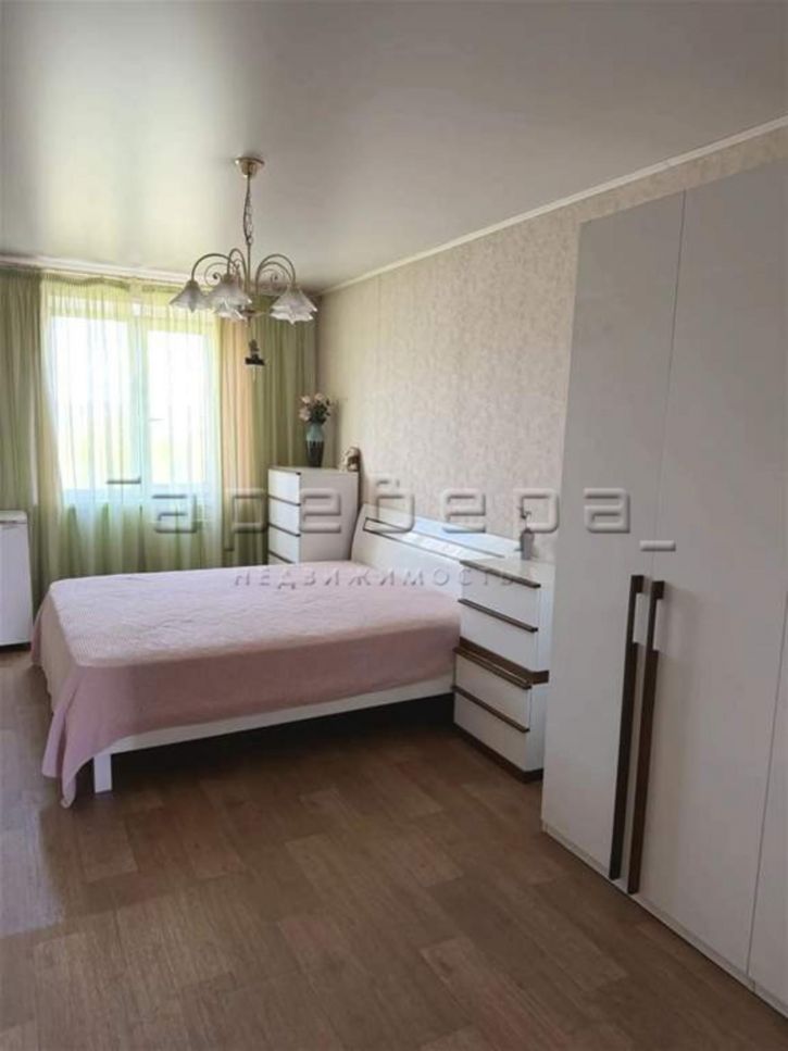 4-комн квартира им. газеты Красноярский Рабочий, 172