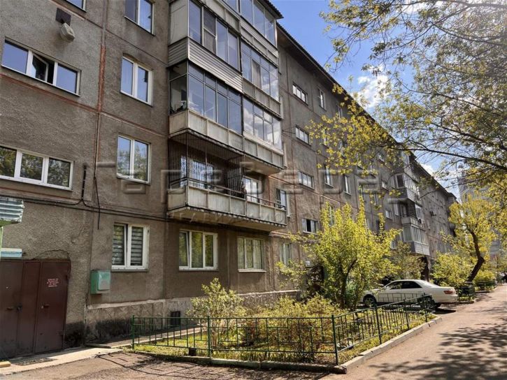 3-комн квартира Щорса, 73