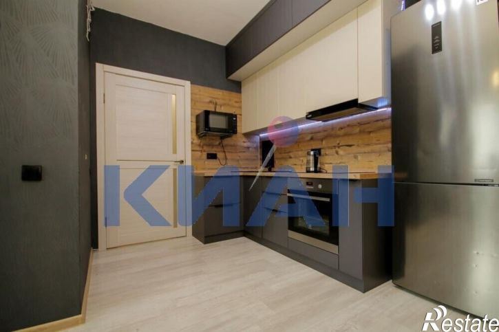 3-комн квартира Лесников ул., 25