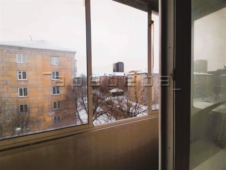 1-комн квартира Высотная, 3