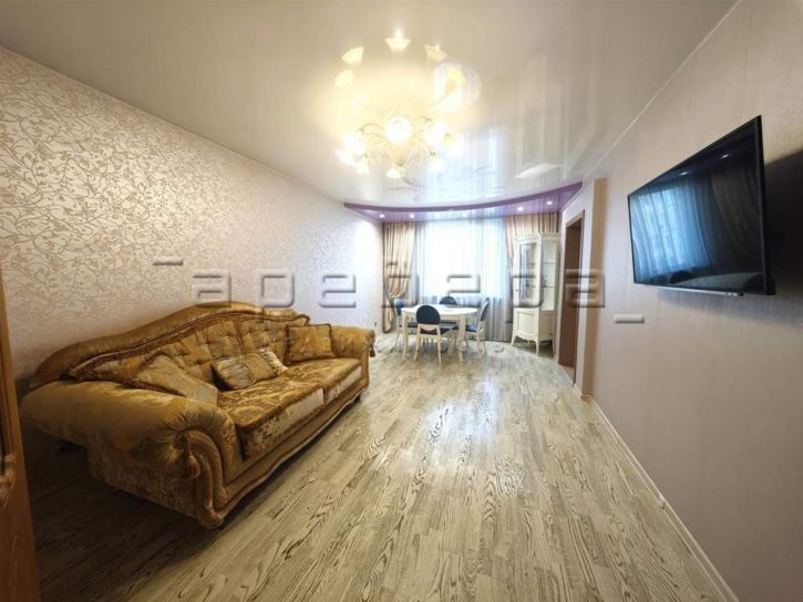 2-комн квартира Алексеева, 103