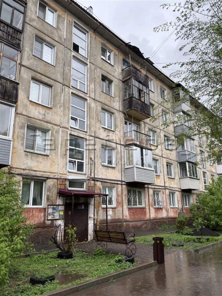 3-комн квартира 60 лет Октября, 77