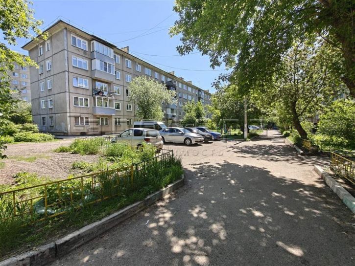 3-комн квартира 60 лет Октября, 36а