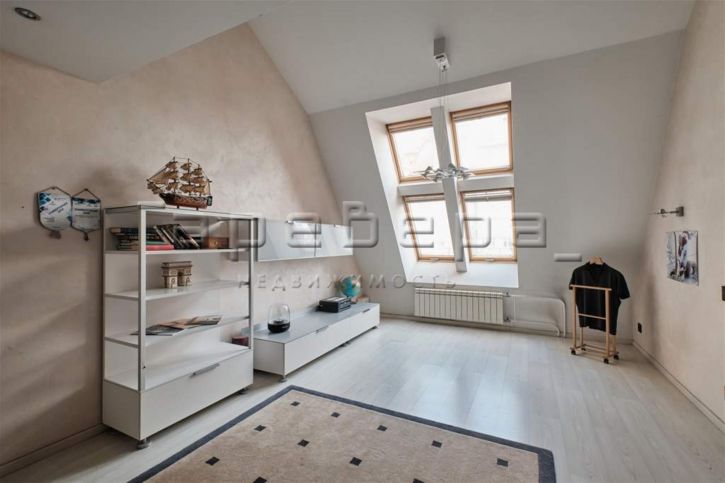 4-комн квартира Горького, 5