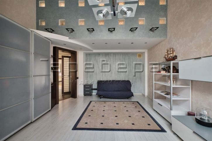 4-комн квартира Горького, 5