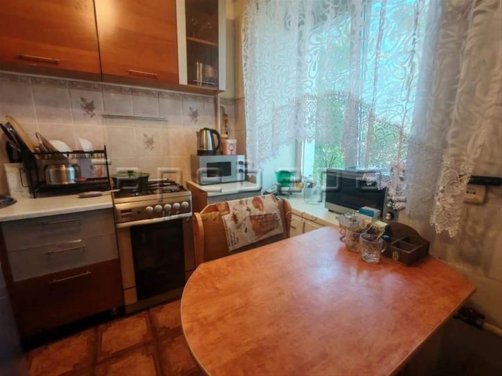 2-комн квартира им. газеты Красноярский Рабочий, 49