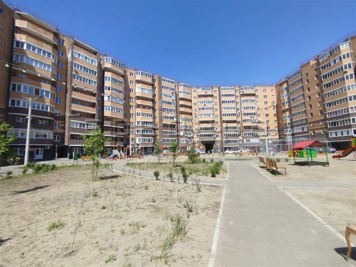 3-комн квартира Шахтеров, 8