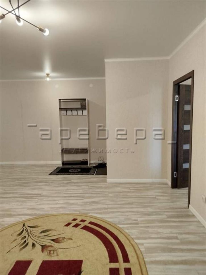3-комн квартира Шахтеров, 8