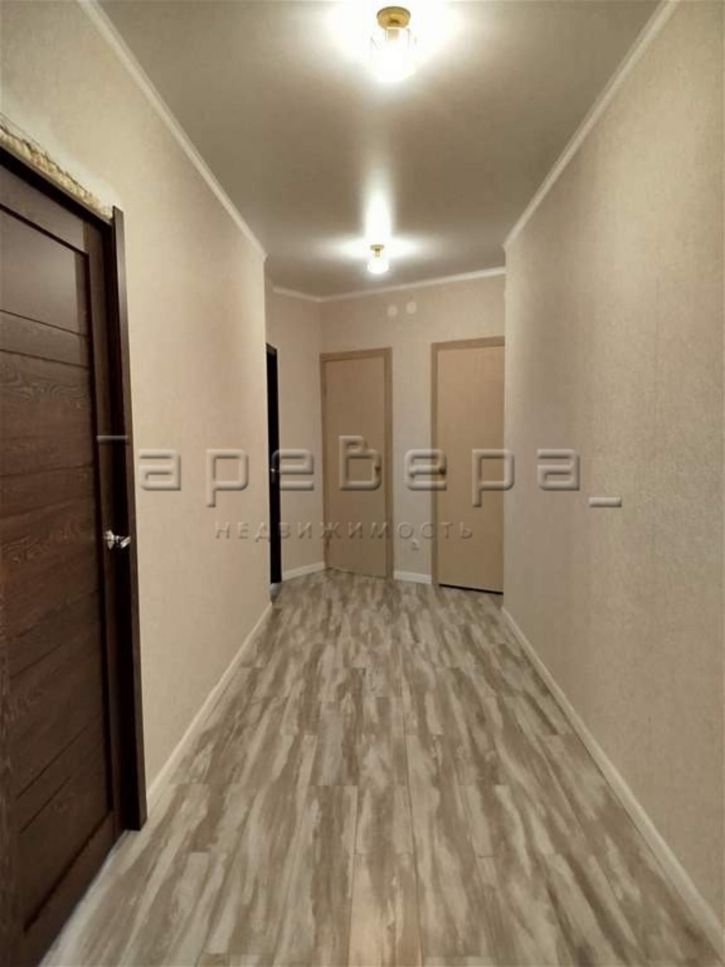 3-комн квартира Шахтеров, 8