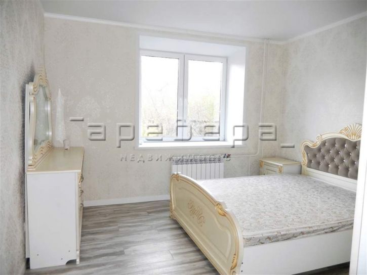 3-комн квартира Шахтеров, 8