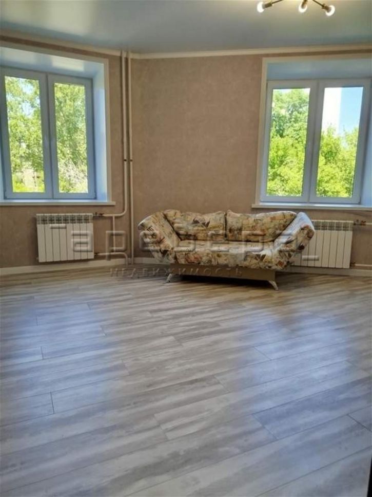 3-комн квартира Шахтеров, 8