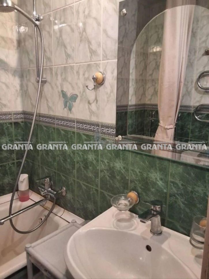 3-комн квартира ул Гусарова, 30