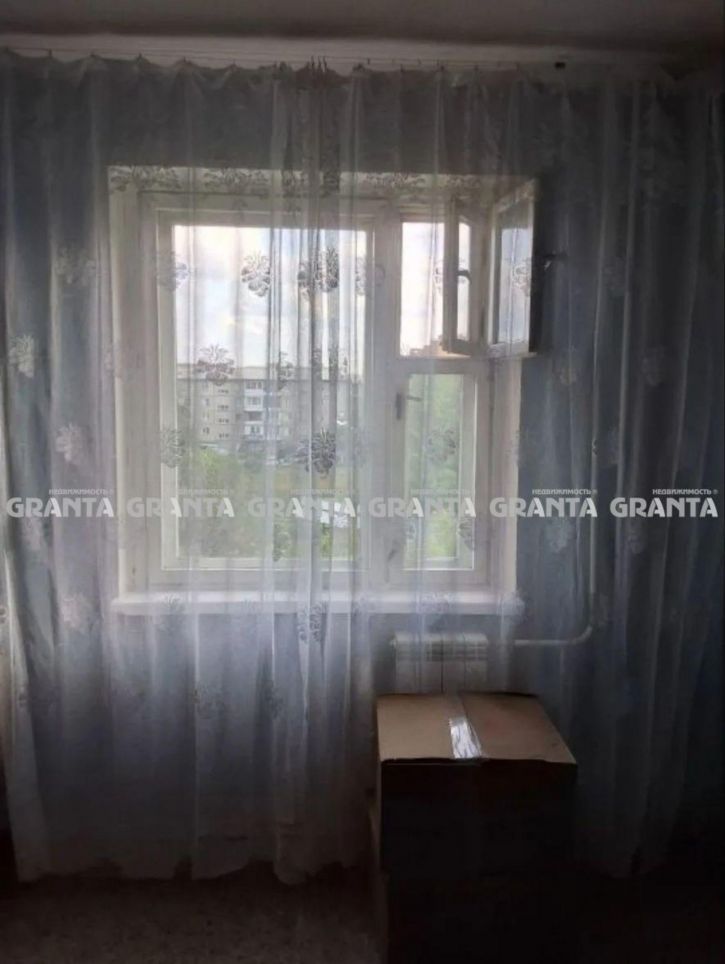 3-комн квартира ул Гусарова, 30