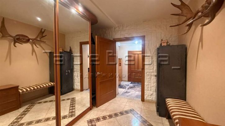 5-комн квартира Академгородок, 24а