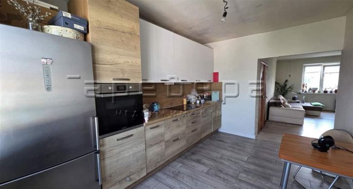 4-комн квартира Взлетная, 28
